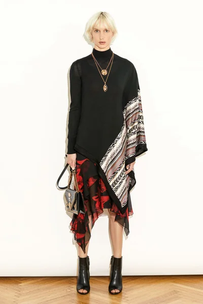 Look 10